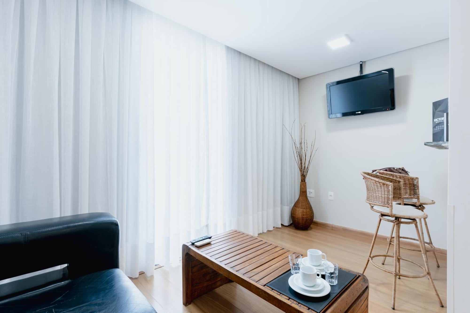Apartamento com varanda e churrasqueira